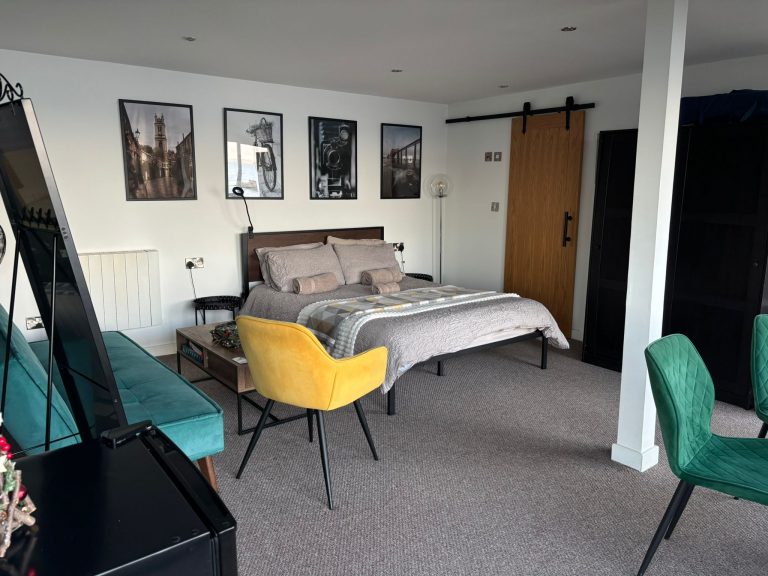 WhatsApp Image 2025-12-03 at 16.47.28