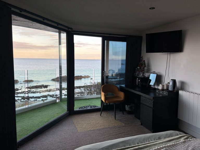 WhatsApp Image 2025-12-03 at 16.47.56 (1)