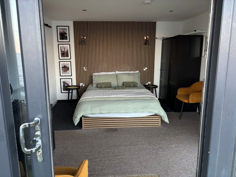 WhatsApp Image 2025-12-03 at 16.47.57 (4)